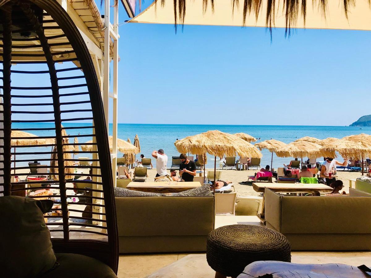 Cubaneros Holiday Inn Лаганас Екстер'єр фото
