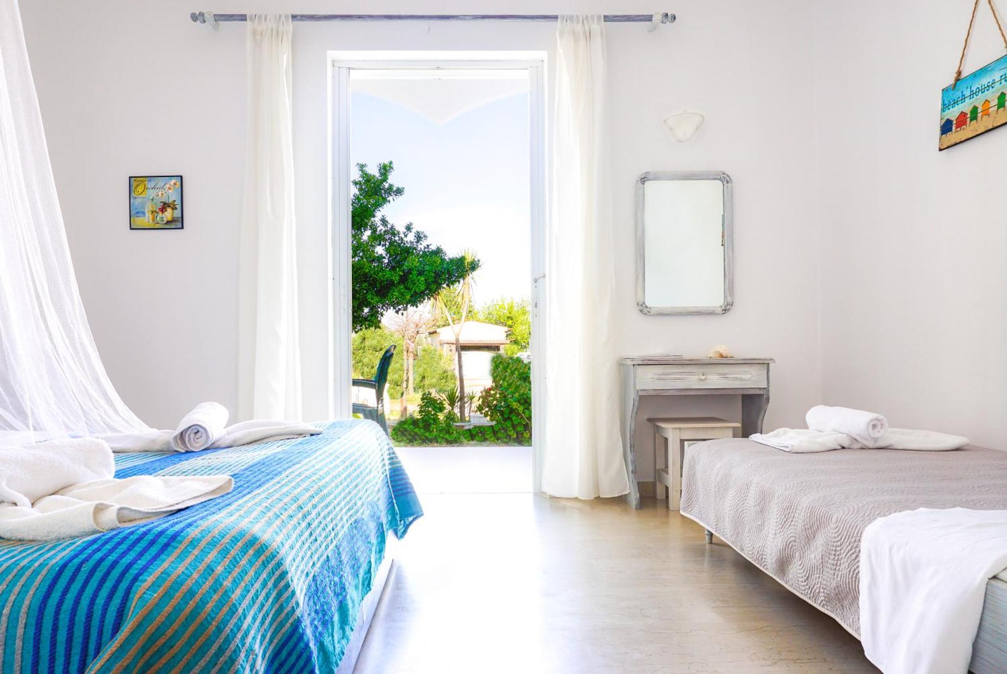 Cubaneros Holiday Inn Лаганас Номер фото